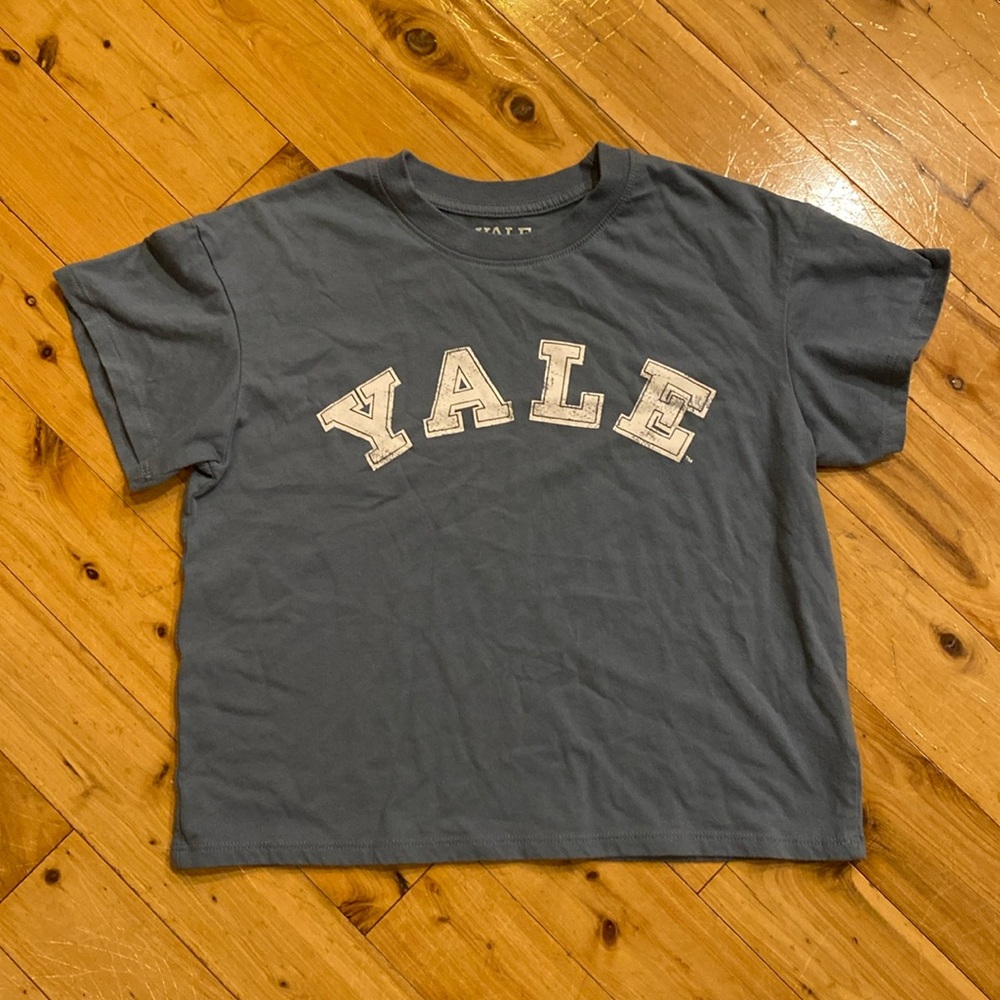 Yale T-shirt